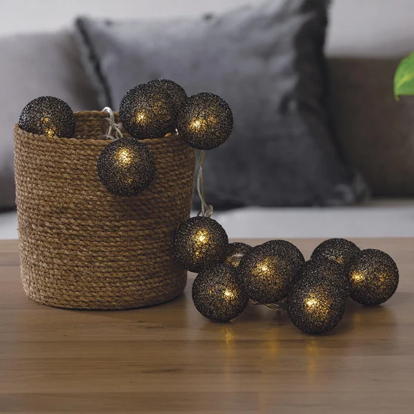 GUIRLANDE LED SECTEUR 20 BOULES NOIR D.6CM